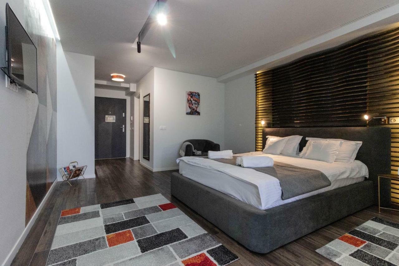 Ares Aparthotel Cluj Napoca Bagian luar foto