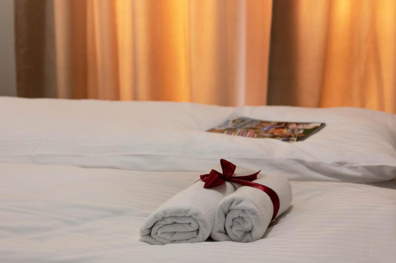 Ares Aparthotel Cluj Napoca Bagian luar foto
